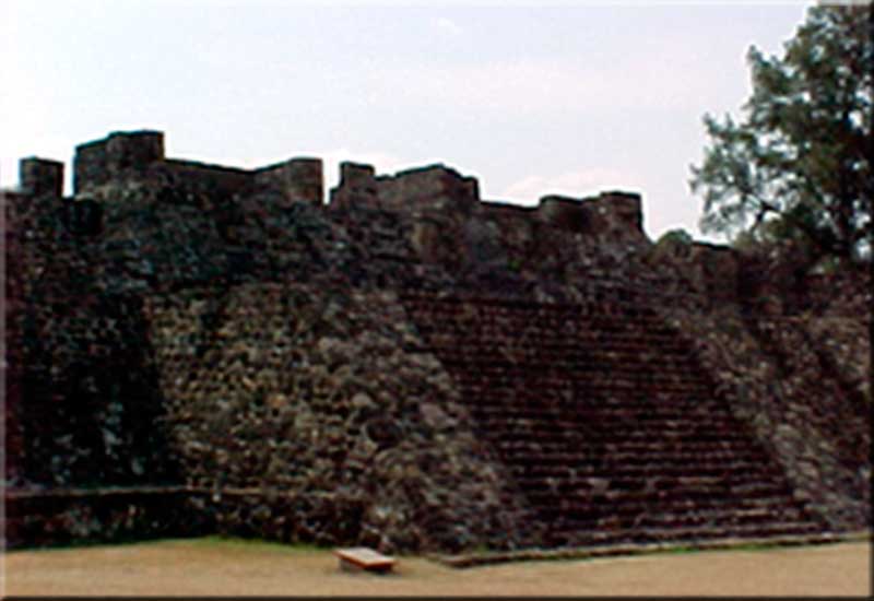  Zona Arqueológica Teopanzolco